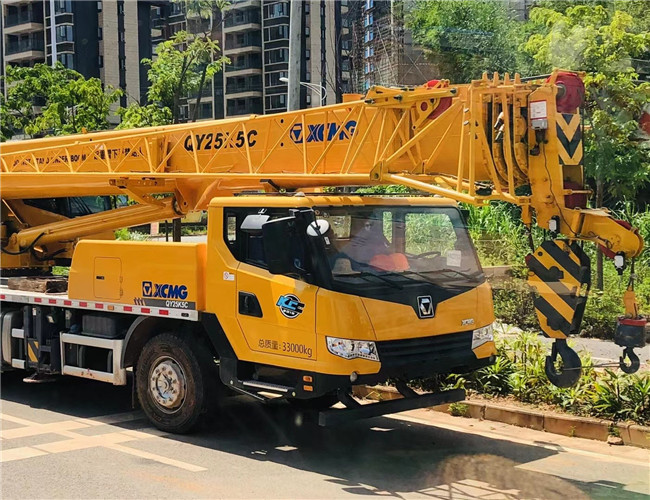 红花岗区大件设备吊装租赁吊车