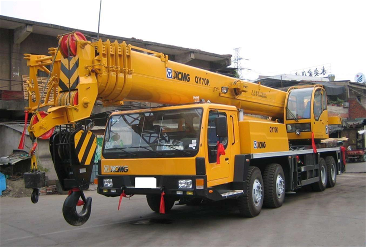 红花岗区吊车出租选择重点