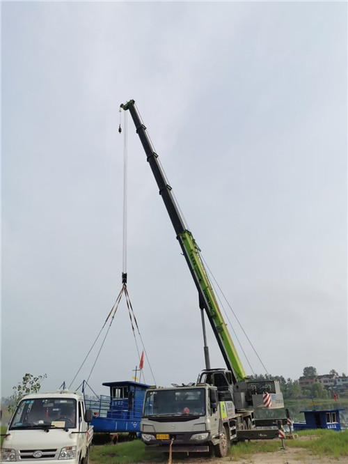 红花岗区桥梁建设吊装案例